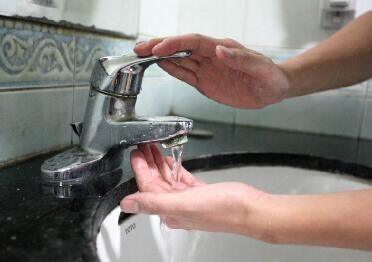 管網(wǎng)疊壓供水系統(tǒng)在市場上的優(yōu)勢.jpg 管網(wǎng)疊壓供水設(shè)備.jpg