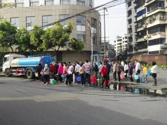 成都自來(lái)水公司回應(yīng)1461條停水投訴